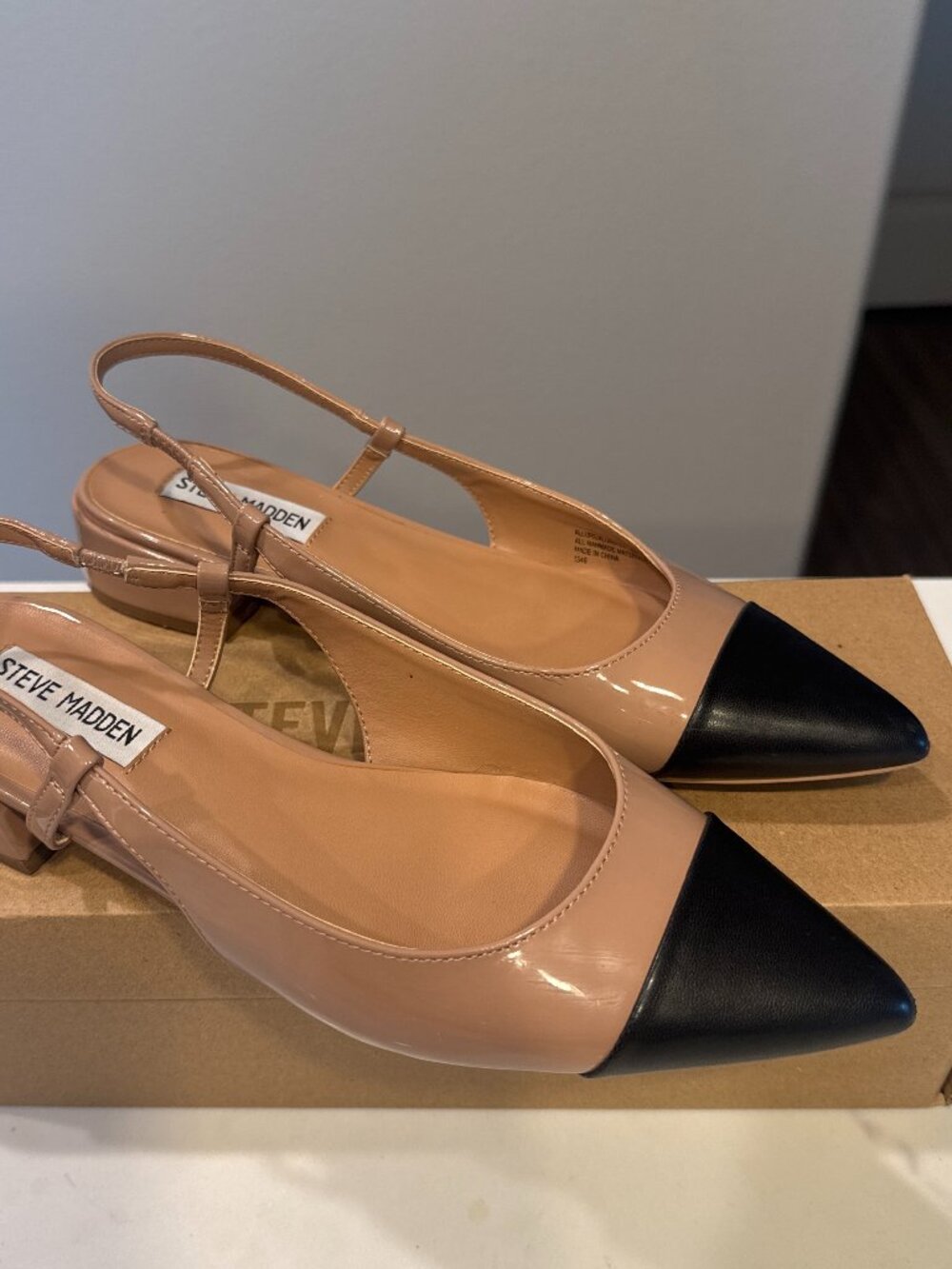 Steve Madden black + tan slingback flats